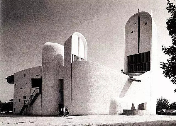 勒·柯布西耶 Le Corbusier - 朗香教堂(内部)